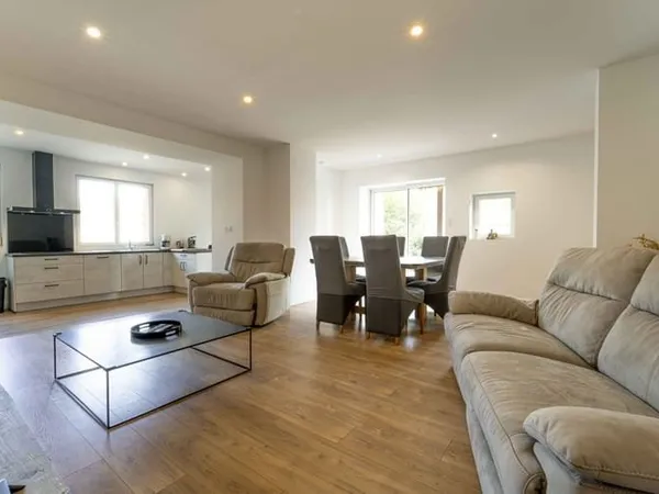 Maison 7 pièces 200 m²