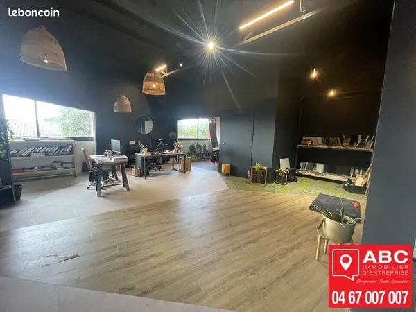 LOCAL D'ACTIVITE 1115 m² MAUGUIO