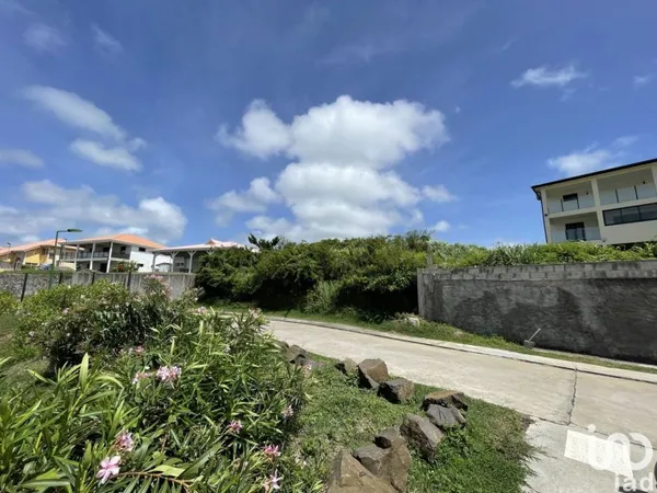 Terrain 695 m²