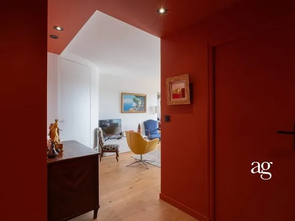 TROIS PIECES EN DERNIER ETAGE AVEC TERRASSE & VUE