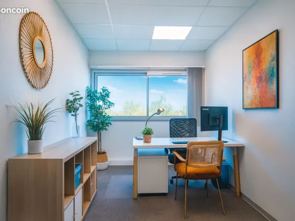 Bureau équipé - Clé en main - Flexible - Stylé - Avec jardin et parking gratuit