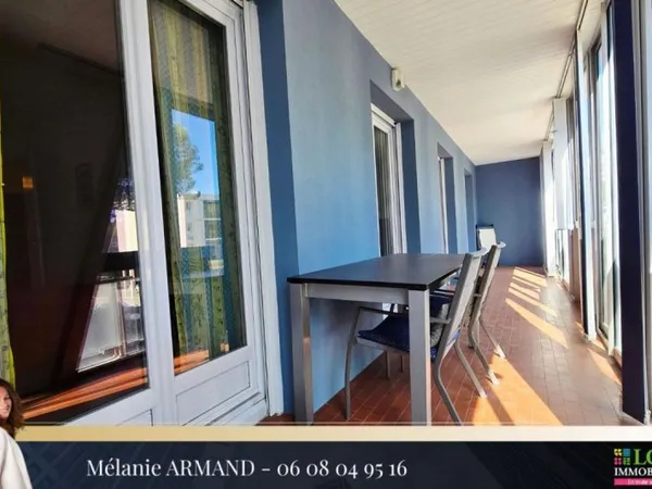 LA GRANDE MOTTE - Appartement lumineux en centre-ville avec loggia et fort potentiel
