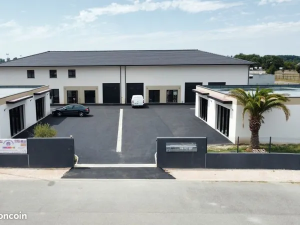 Local professionnel 170 m² - ZAC de Serra à Noé - Proche A64 / Muret