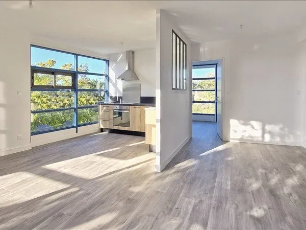Appartement - 1er étage - 78,44 m2 - 4 pièces - Non meublé