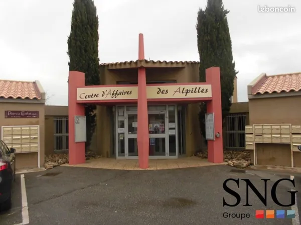 Local commercial 32 m² Eyguières