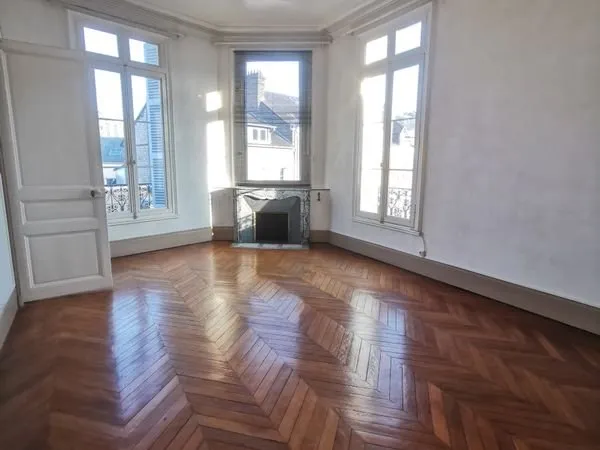 Appartement T3 centre ville d'Elbeuf