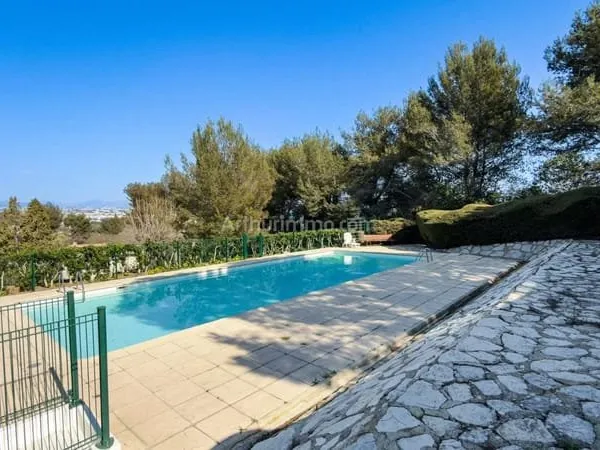 EXCLUSIVITÉ - VILLENEUVE-LOUBET - 2 PIÈCES - VUE MER - LOGGIA 10 m² - PARKING