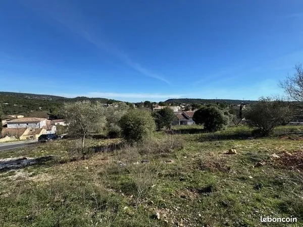 Terrain 230 m² avec vue dégagée, plein sud