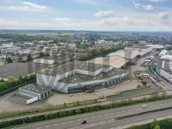 Entrepôt 25690 m²