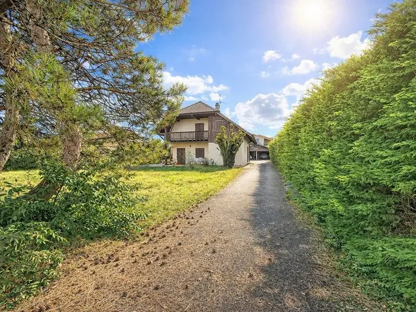 Maison à vendre 6 pièces CESSY (01)