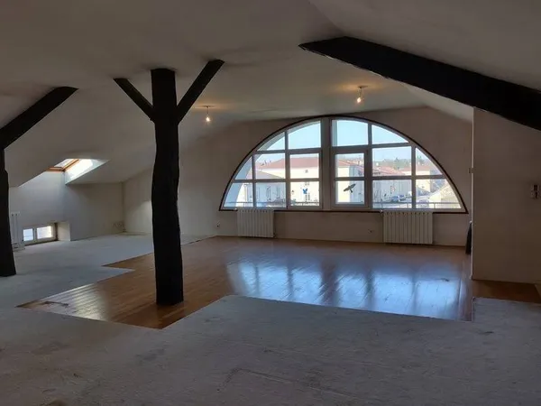 Maison 7 pièces 340 m²
