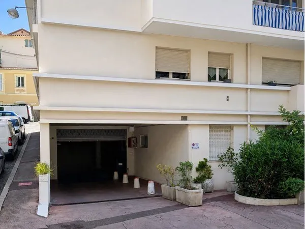 Place parking saint Sylvestre jean behra