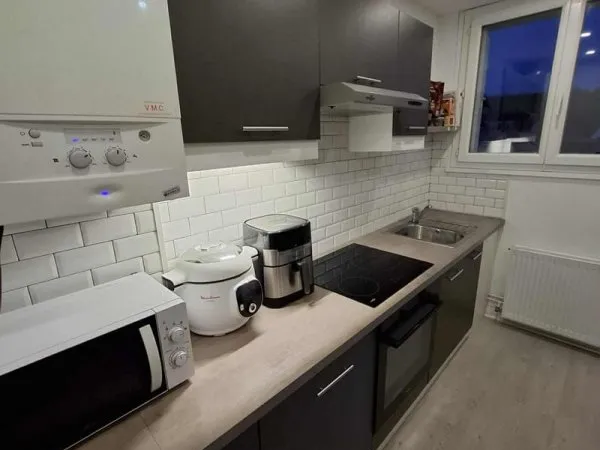 Appartement F4 au dernier étage avec balcon Lamorlaye