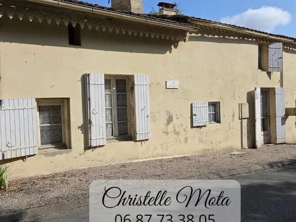 Charmante maison de village en pierres à rénover Plus de 130 m2 de potentiel !