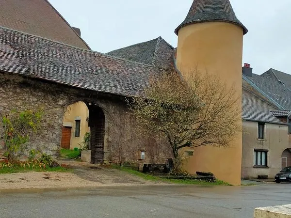 Chambre dans ferme du XVII° à 15 km de Besançon 420 Locations Bonnay 25870