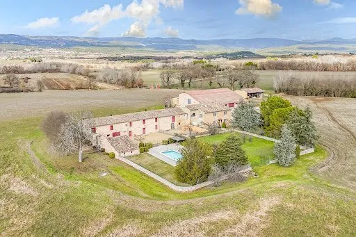 Vignoble 700000 m²