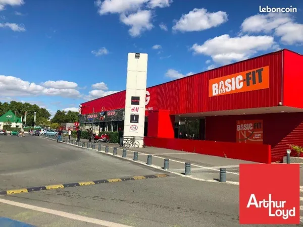 LOCAL COMMERCIAL 119 m² POITIERS