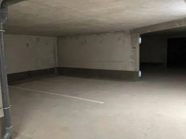 Parking 14 m²