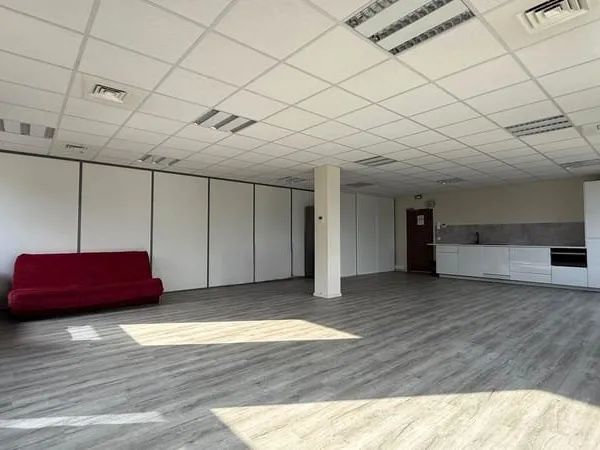 Local 75 m²