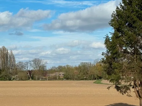 🌿 Terrain à bâtir - Vue imprenable sur les champs