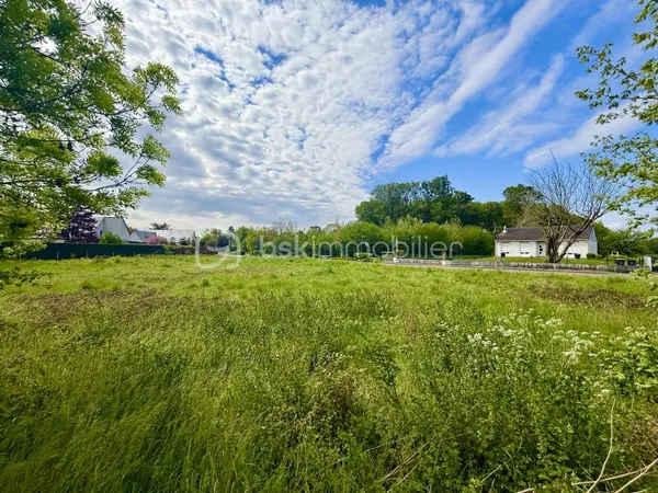 Terrain 800 m²