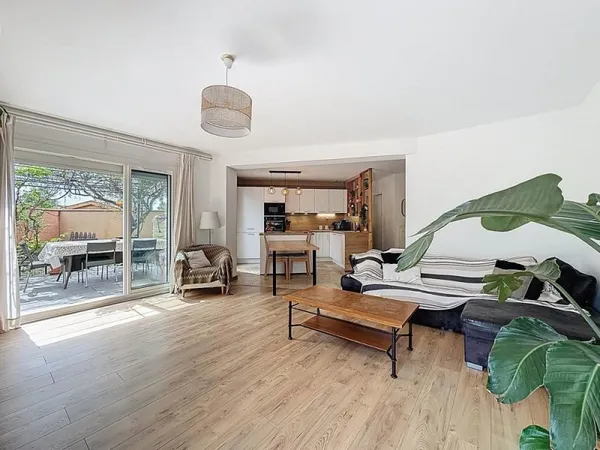 Maison T5 rénovée avec jardin et garage