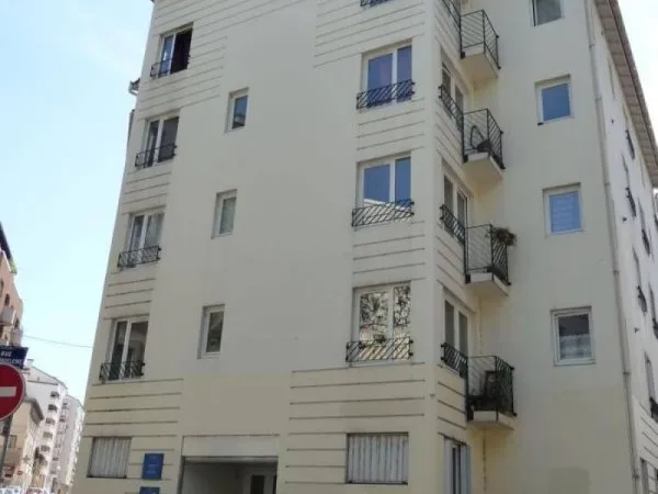 Stationnement Location Lyon   57€