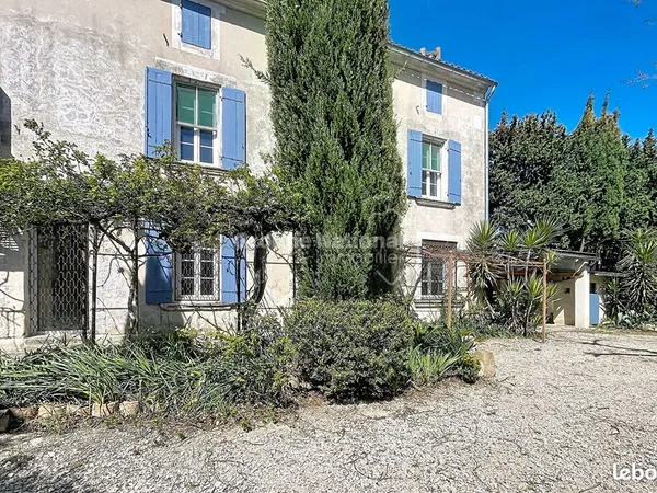 Mas de ville de caractère rénové 239 m² Barbentane 10 min gare TGV 20 min Saint-Rémy-de-Provence dép