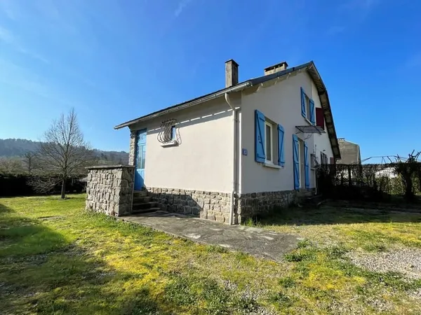 JOLIE MAISON A CHAMPS-SUR-TARENTAINE