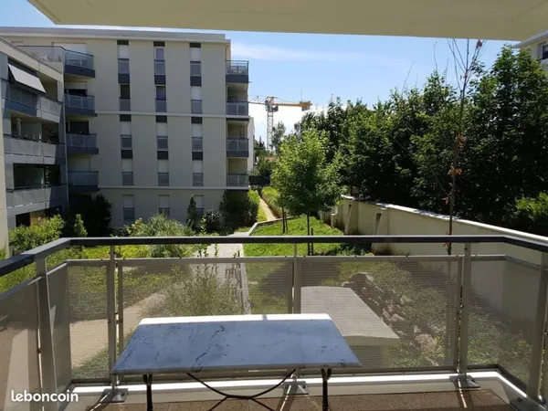 BEAU T2 43m² PLEIN SUD AVEC BALCON