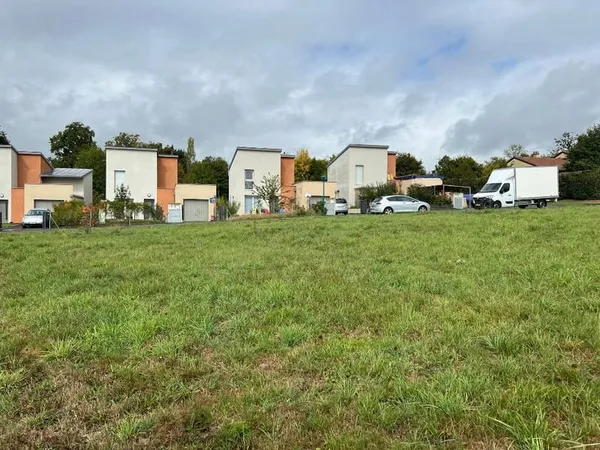 Terrain 627 m²