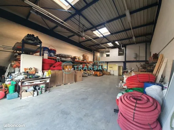 Local bureaux 391 m²