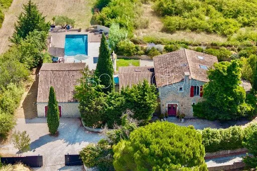 Maison 8 pièces 410 m²
