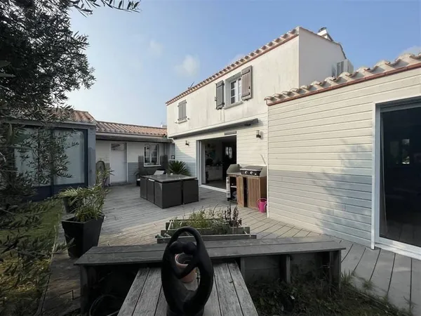 Maison 8 pièces 170 m²