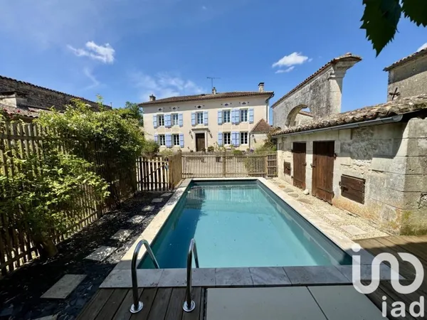 Maison 7 pièces 240 m²