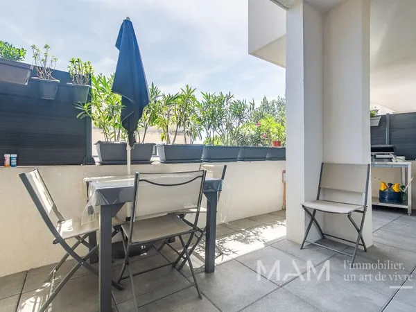 T3/4 TERRASSE- GARAGE+PARKING. VILLAGE SAINT-JULIEN 13012