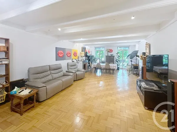 Appartement 8 pièces 218 m²