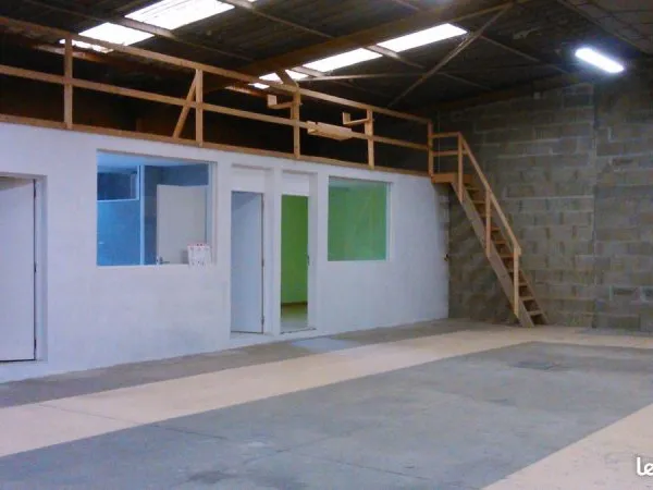 Local 223m²