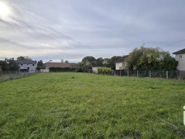 Terrain 588 m²