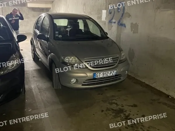 Parking 11 m² Nantes