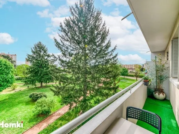 Appartement T3 de 63 m2 à Bron 69500, Rue de la Pagère