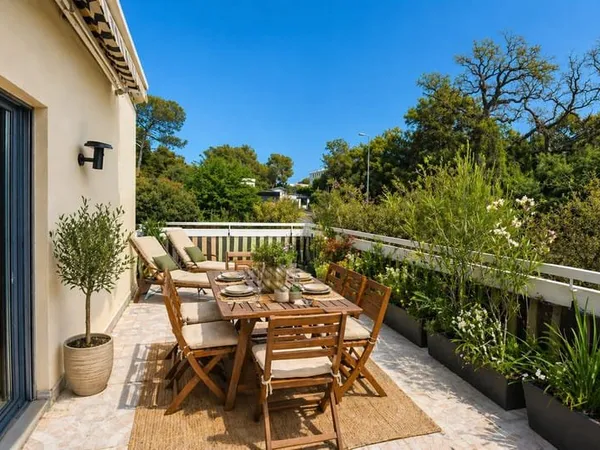 APPARTEMENT T2 A 150 METRES DES PLAGES DE SAINT RAPHAEL