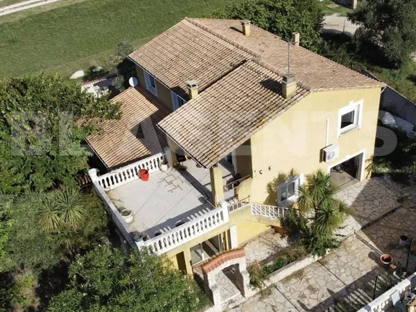 Maison 5 pièces 200 m²
