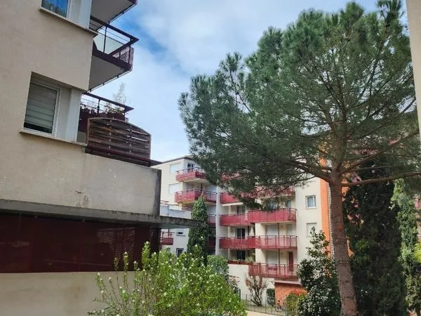 T2 (30 m²) + TERRASSE 10 m², PISCINE ET GARAGE - SAINT ELOI