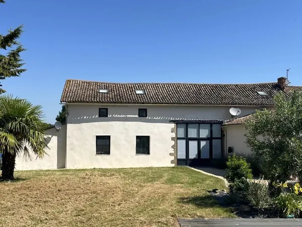 Magnifique grange convertie, lumineuse et aérée