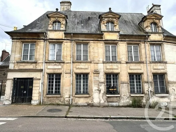 Bâtiment 380 m²