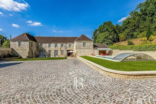 Maison 333 m²