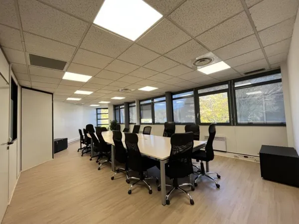 Bureaux 65 m²