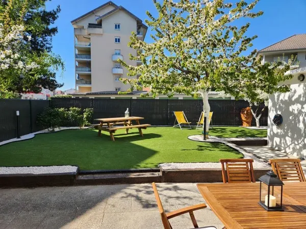 Chambre fille disponible dans une maison conviviale