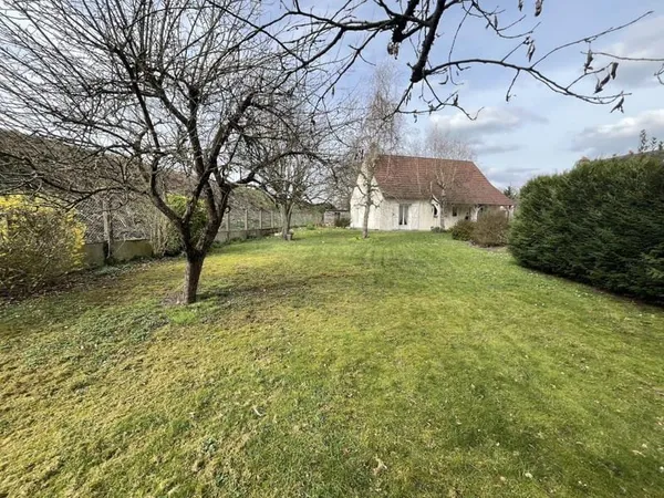SAINT JEAN LE BLANC EST, MAISON FAMILIALE DE 5 PIÈCES AVEC JARDIN ET GARAGE DOUBLE
